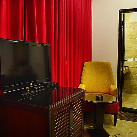 Hotel Emperor Palms-2